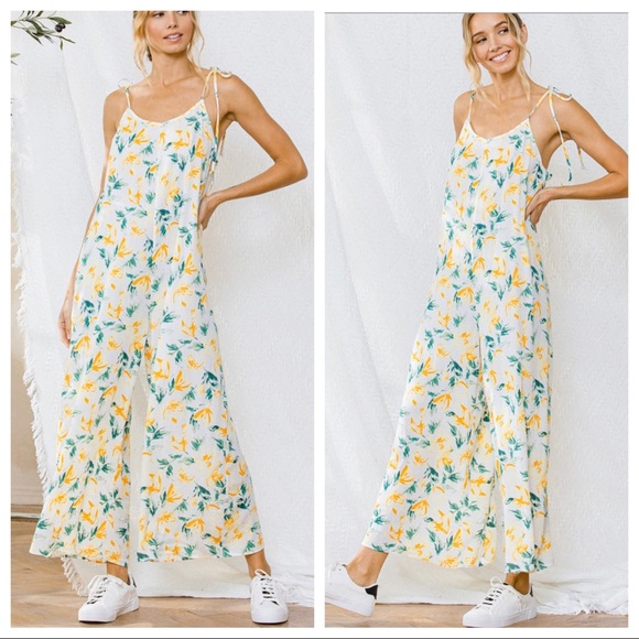 11 Hippie chic Boho Floral Sleeveless Wide Leg Jumpsuit - Picture 2 of 4